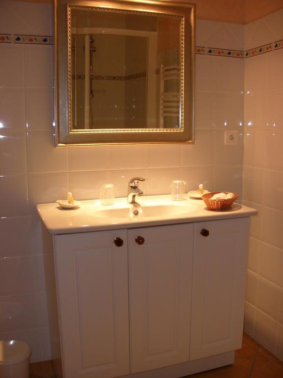 Logis Saint Martin Bed & Breakfast Magny-les-Villers Room photo